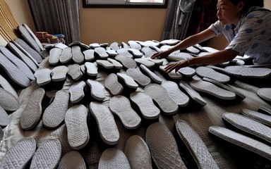 行將消失的技藝--&ldquo;千層底&rdquo;-世界服裝鞋帽網(wǎng)-行業(yè)門戶.全國十佳電子商業(yè)行業(yè)門戶網(wǎng)站 行業(yè)精英 業(yè)界人才 行業(yè)新聞 買賣信息 供求信息 圖片素材