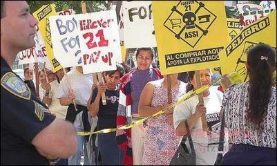 美服裝品牌F21被指血汗工廠 六成產(chǎn)品中國代工-世界服裝鞋帽網(wǎng)-行業(yè)門戶.全國十佳電子商業(yè)行業(yè)門戶網(wǎng)站