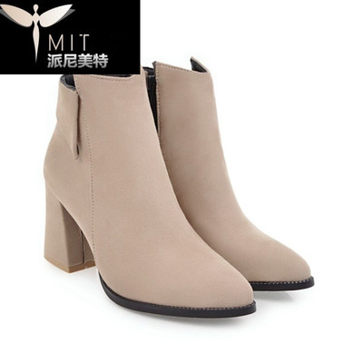 17新款跨境粗跟尖頭短靴：派尼美特女靴的時尚與實用