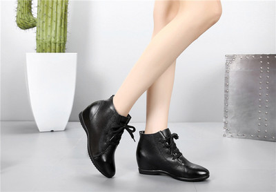 春新款平跟女短靴 舒適休閑的時尚選擇