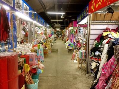 青島人的一天，從早市開始 城市記憶里的皮革煙火