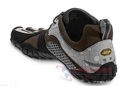 高考后解放雙腳，皮革五指鞋伴你暢游山水間